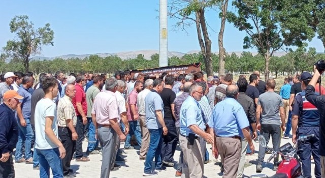 Kanalda cansız bedeni bulunan Hakkı son yolculuğuna uğurlandı