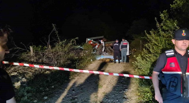 Karabükte devrilen traktörün altında kalan 2 kişi öldü, biri ağır 2 kişi yaralandı