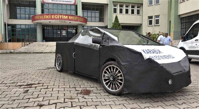Karabükte öğrenciler TEKNOFEST için ikinci elektrikli arabayı tasarladı