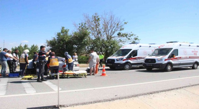 Karaman-Konya karayolunda can pazarı: 1i bebek 3 ağır yaralı