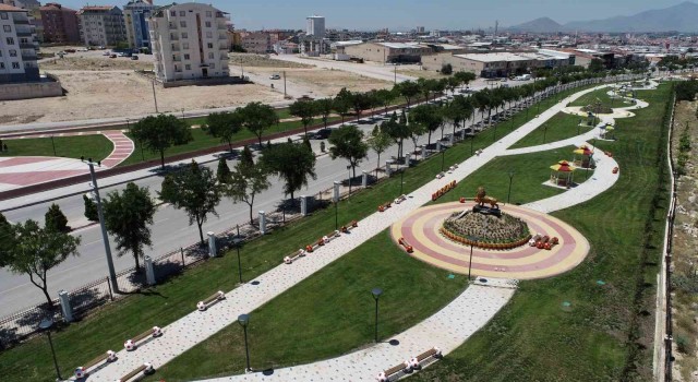 Karamanda yapılan taraftar meydanı herkesin ilgisini çekiyor