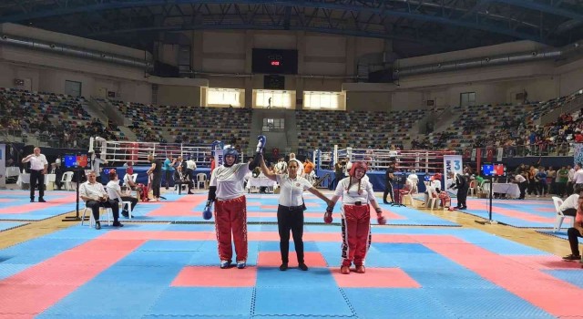 Karatay Belediyesporlu kick boksçular altın madalyayla döndü