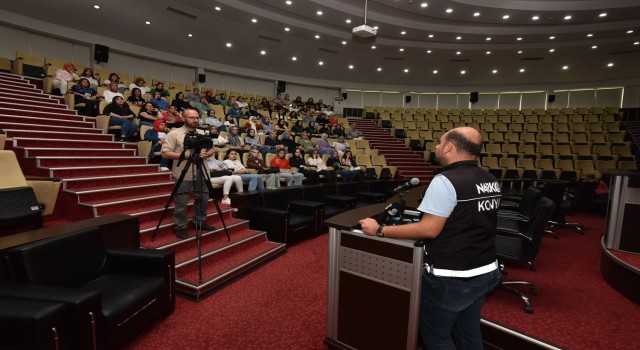Karatayda madde bağımlılığını önlemede annenin önemi konuşuldu