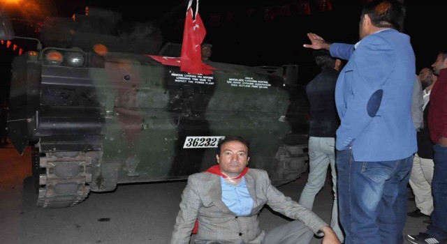 Karslılar Erdoğana destek için demokrasi nöbeti tutacak