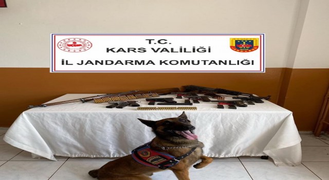 Karsta jandarmadan ruhsatsız silah operasyonu