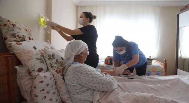 Kartal Belediyesi, ‘Evde Ücretsiz Sağlık Hizmeti ile sosyal belediyecilikte örnek oluyor