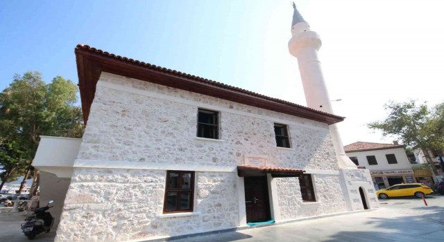 Kaşta restorasyonu biten Süleyman Çavuş Camii ibadete açıldı