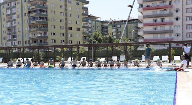 Kayapınar Belediyesinin yüzme kursları başladı