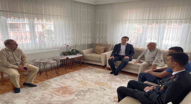 Kaymakam Çelikten şehit aileleri ve çalışan personele bayram ziyareti