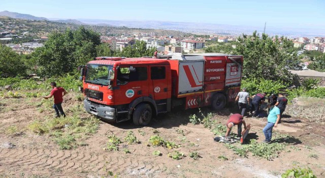 Kayseride itfaiye aracı devrildi, 4 itfaiye eri yaralandı