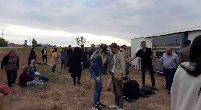Kayseride tur otobüsü devrildi: 31 yaralı