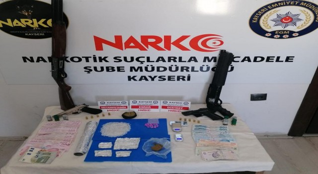 Kayseride uyuşturucu tacirlerine operasyon: 15 şüpheliye işlem yapıldı