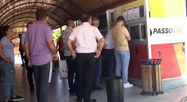 Kayserispor taraftarı, kombine kartlarını alıyor