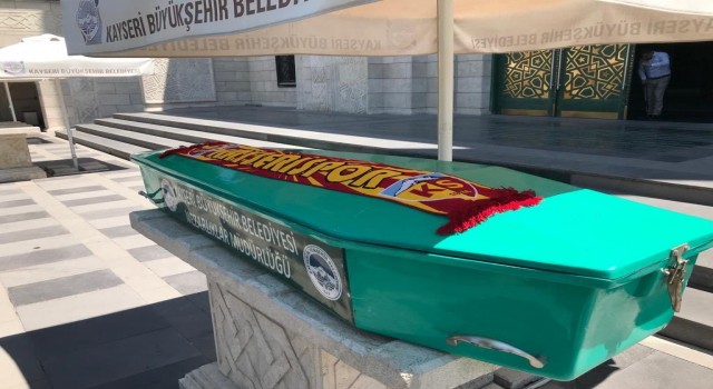 Kayserisporun 93 yaşındaki taraftarı Muhittin Laçin, hayatını kaybetti