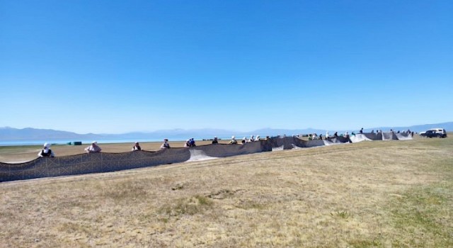 Kırgızistanda 130 metre uzunluğunda keçe halı yapıldı