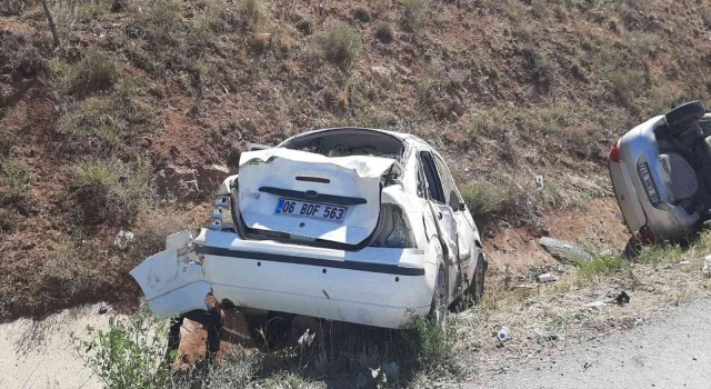 Kırıkkalede iki otomobil çarpıştı: 6 yaralı
