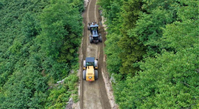 Kırsal mahallelerde yol çalışmaları devam ediyor