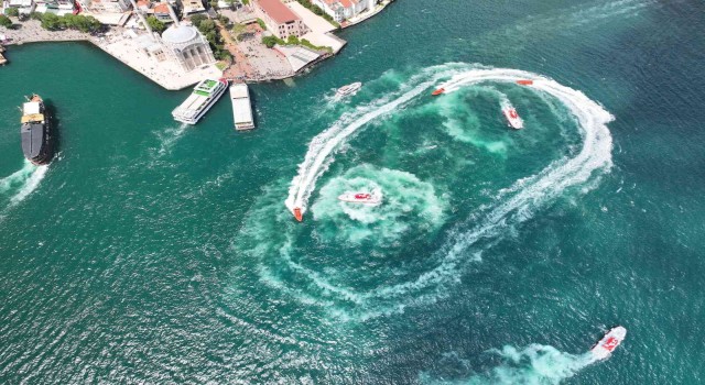 Kıyı Emniyetinden Boğazda saygı seyri