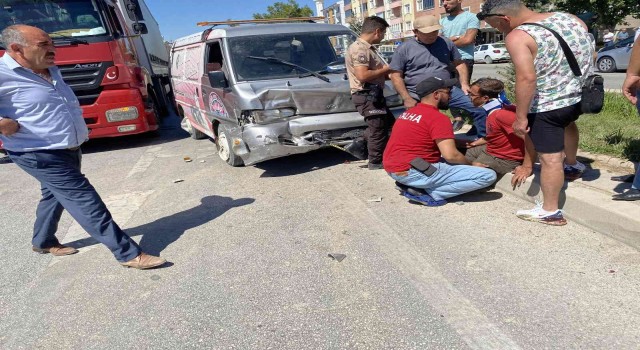 Konyada 3 araçlı zincirleme kaza: 3 yaralı