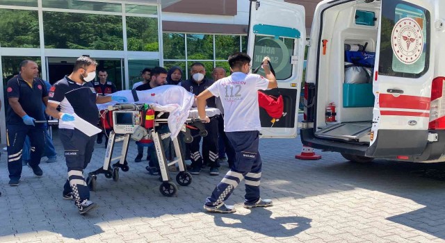 Konyada bıçaklı kavga: 3 yaralı