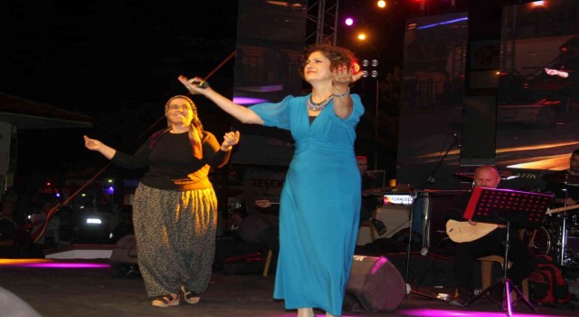 Konyada Şükriye Tutkundan konser