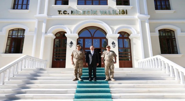 Korgeneral Çitilden Vali Kızılkayaya ziyaret