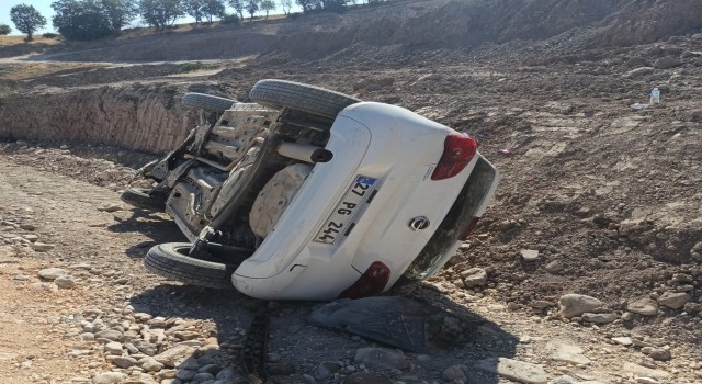 KPSSye yetişmeye çalışırken kaza yaptılar: 2 yaralı