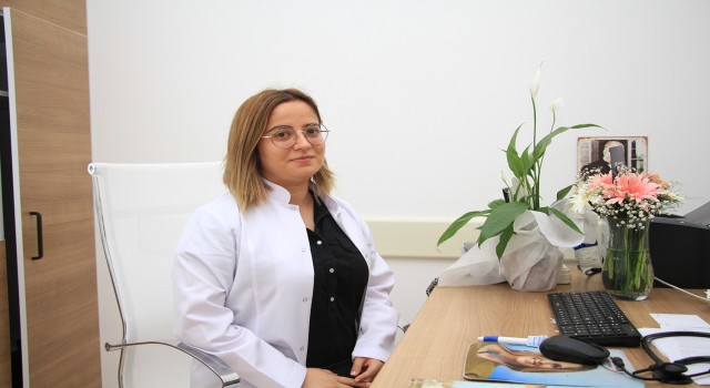 Kula Devlet Hastanesine atanan çocuk ve bebek sağlığı doktoru göreve başladı