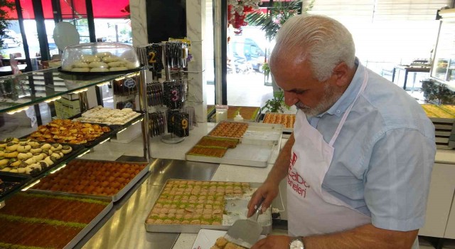 Kurban Bayramını 24 şubesi ve 30 ton tatlıyla karşılıyor