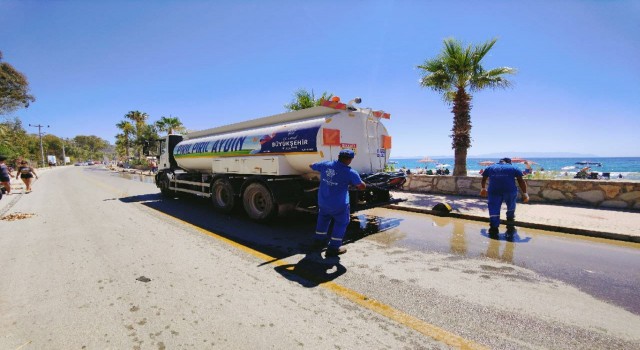 Kuşadasında 9 günlük bayram tatilinde plajlardan 3500 ton atık toplandı