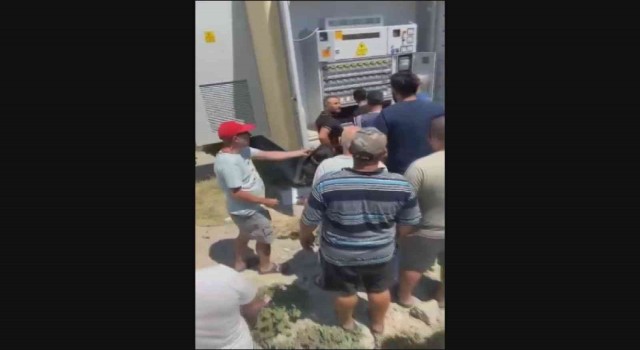 Kuşadasında sık sık elektrik kesintisine neden olan hırsız fare böyle yakalandı