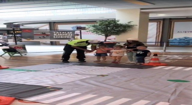 Kütahyada 4 saatte 163 çocuğa Güvenlik trafik eğitimi
