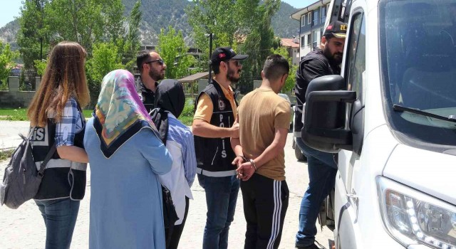 Kütahyadaki uyuşturucu operasyonuna 4 tutuklama