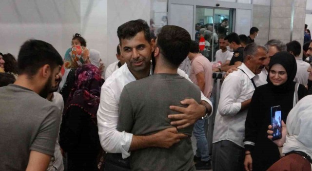 Kutsal topraklardan Diyarbakırın ilk kafilesi döndü