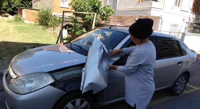 Maltepede anne kıza maganda kabusu: Kamyonetle sıkıştırıp araçlarına çarpıp kaçtılar