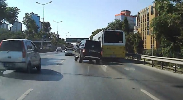Maltepede makas atarken görüntülendi, dakikalar sonra kaza yaptı