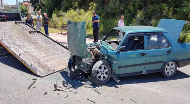 Manavgatta alkollü sürücünün trafik kazası: 2 yaralı