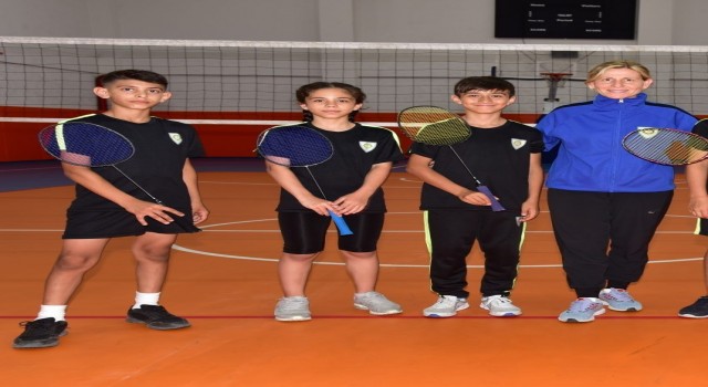 Manisa BBSKlı badmintoncular, milli takımda