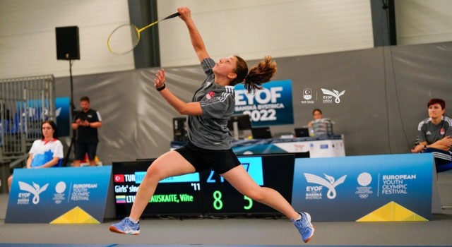 Manisalı badmintoncu Ravza Bodurdan Slovakyada gümüş madalya