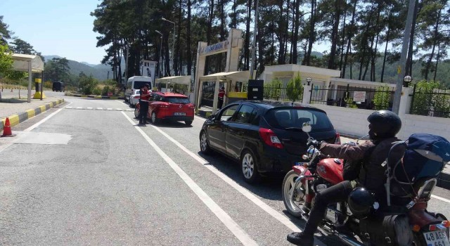 Marmarise 15 bin araç geçişi oldu