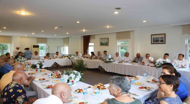 Marmariste huzurevinde bayram kahvaltısı yapıldı