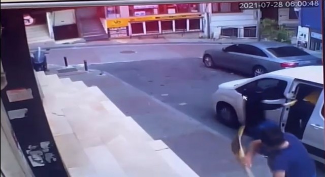 Mecidiyeköyde akıl almaz anlar: Süpürgeyle hırsızları kovalayıp kaçırdı