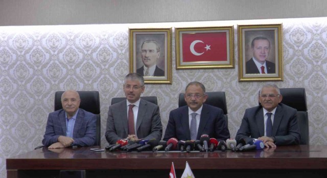 Mehmet Özhaseki: “Yalan olan söylemlere ‘vız gelir, tırıs gider diye cevap veriyoruz”