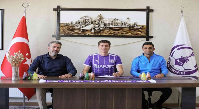 Melih Şencan Afyonsporla 1 yıllık sözleşme imzaladı