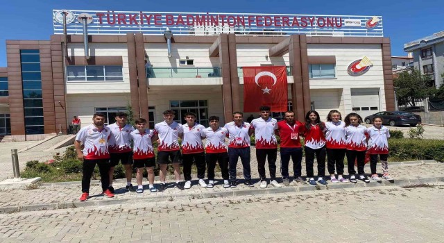 Melikgazinin 10 badminton sporcusu milli takına seçildi