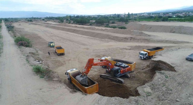 Mergen Çayında ıslah çalışmaları başladı