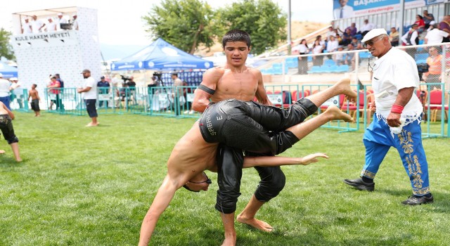 Merkezefendili sporcu Kırkpınardan madalya ile döndü