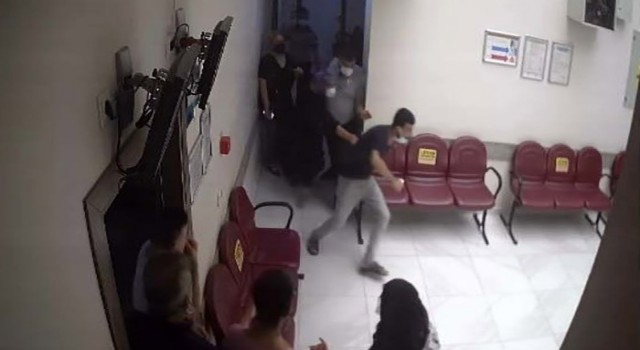 Mersinde tedaviyi beğenmeyen hastanın ağabeyi diş hekimini darp etti