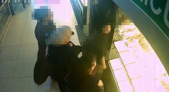 Mersinde tırnakçılık yöntemi ile kuyumcudan altın çalan zanlılar yakalandı