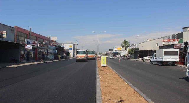 Mersinde yol yapım çalışmaları sürüyor